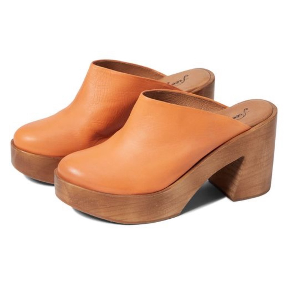 Free People Suki Platform Clog in Peachy Tan